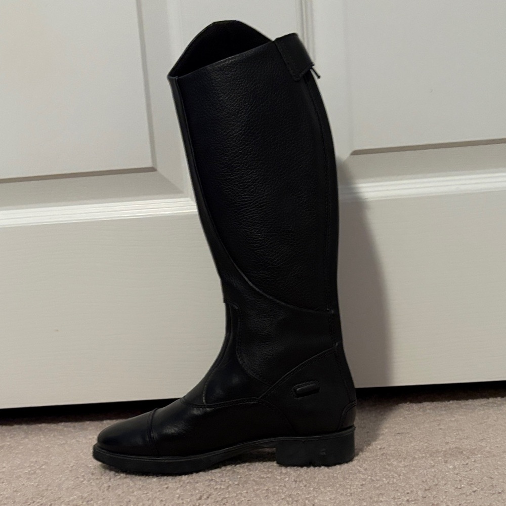 Sleek Italian leather Black Kids Show Boots